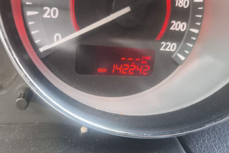 Used Bestune B50 2013 1.6L Manual Prestige Edition Odometer Close Up