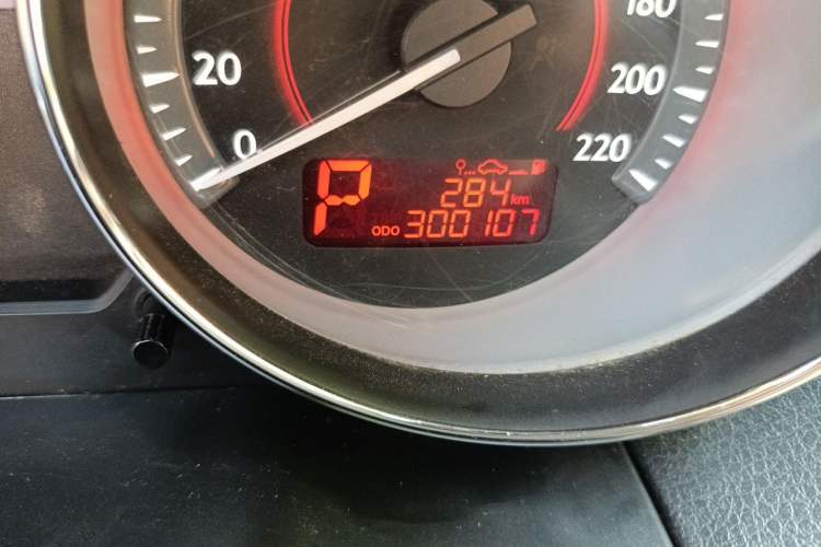 Used Bestune B50 2013 1.6L automatic luxury version Odometer Close Up