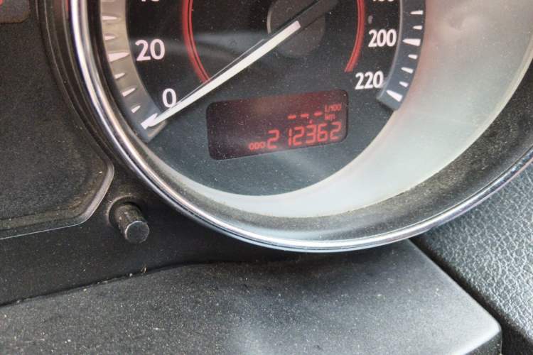 Used Bestune B50 2013 1.6L manual Comfort trim level Odometer Close Up
