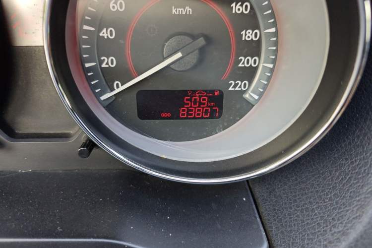 Used Bestune B50 2013 1.6L manual luxury version Odometer Close Up