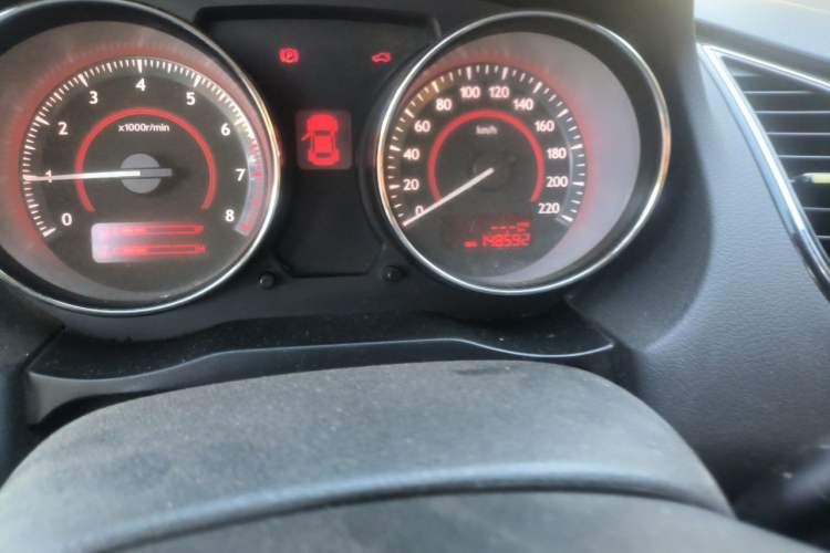 Used Bestune B50 2013 1.6L manual luxury version Odometer Close Up