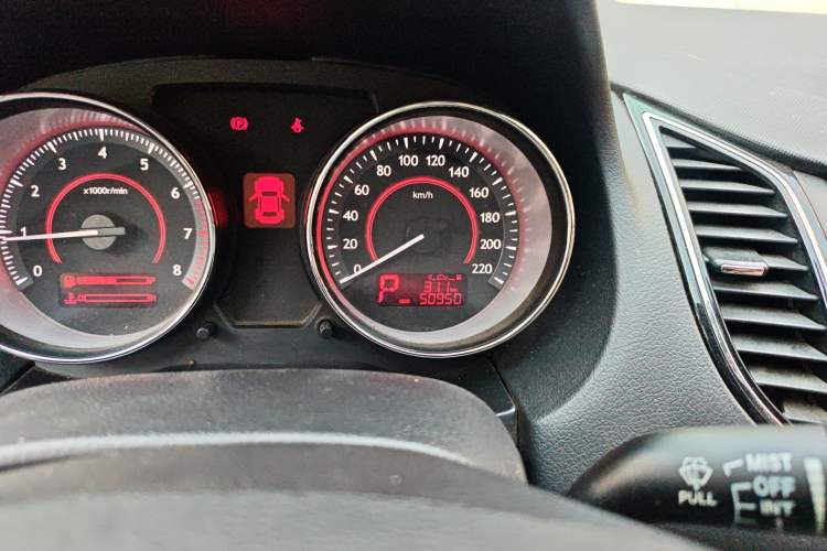 Used Bestune B50 2013 1.6L automatic luxury version Odometer Close Up