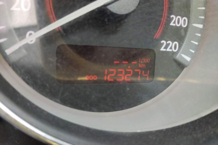Used Bestune B50 2013 1.6L manual luxury version Odometer Close Up