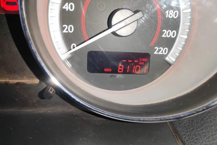 Used Bestune B50 2013 1.6L manual Comfort trim level Odometer Close Up