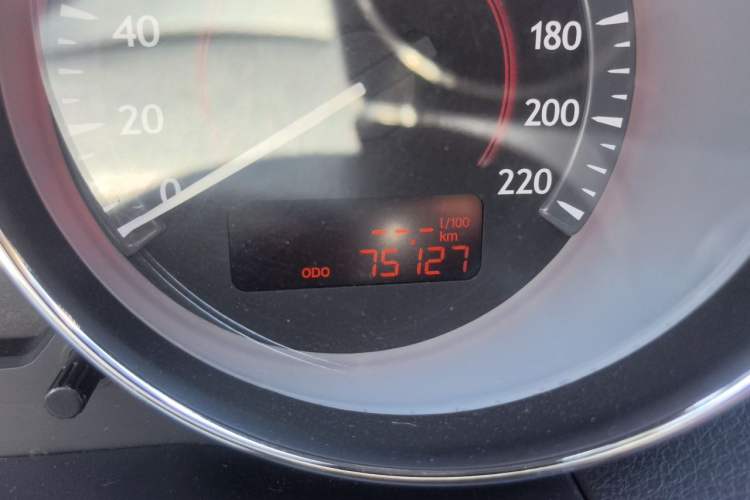Used Bestune B50 2013 1.6L manual luxury version Odometer Close Up
