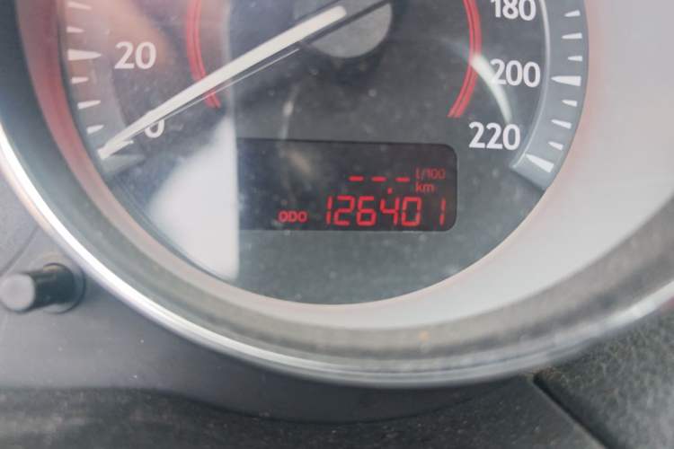 Used Bestune B50 2013 1.6L manual Comfort trim level Odometer Close Up