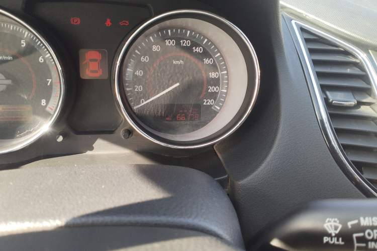 Used Bestune B50 2013 1.6L manual luxury version Odometer Close Up