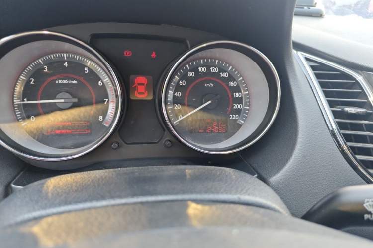 Used Bestune B50 2013 1.6L manual luxury version Odometer Close Up