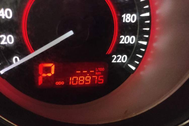 Used Bestune B50 2013 1.6L automatic luxury version Odometer Close Up