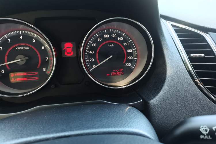 Used Bestune B50 2013 1.6L manual luxury version Odometer Close Up