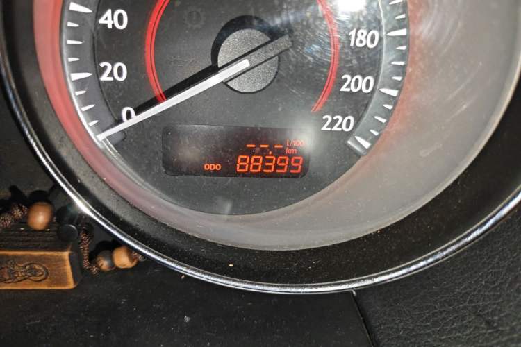 Used Bestune B50 2013 1.6L manual luxury version Odometer Close Up