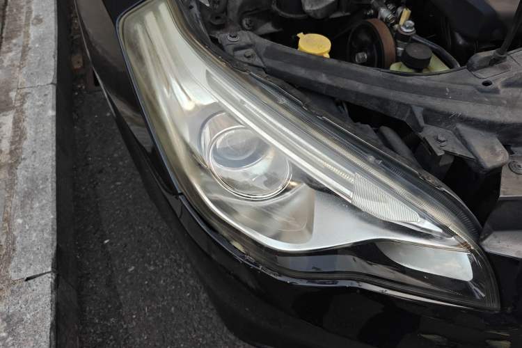Used Bestune B50 2013 1.8L Automatic Prestige Edition Right Front Headlight