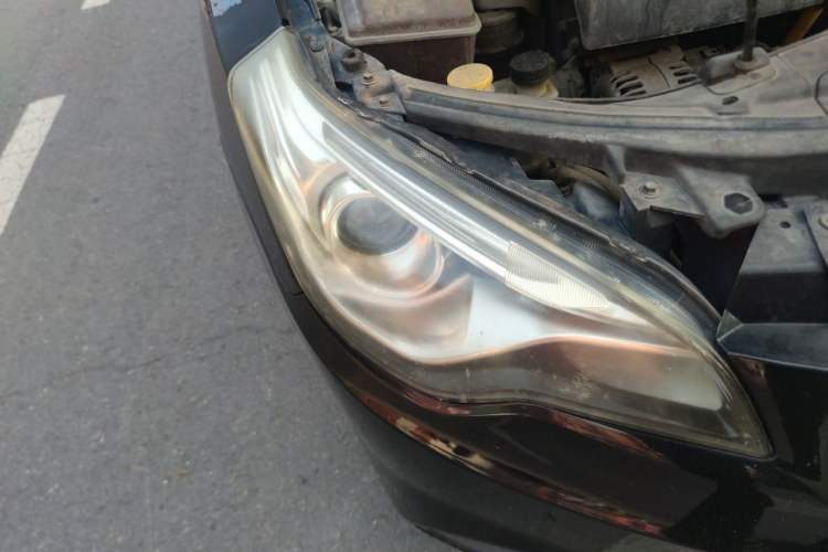 Used Bestune B50 2013 1.6L manual Comfort trim level Right Front Headlight