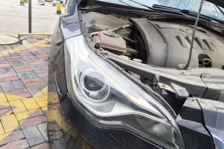 Used Bestune B50 2013 1.6L manual Comfort trim level Right Front Headlight