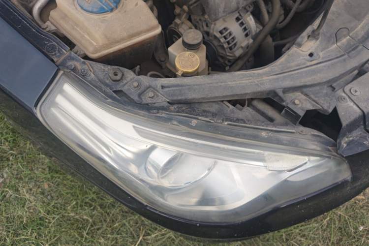 Used Bestune B50 2013 1.6L manual Comfort trim level Right Front Headlight