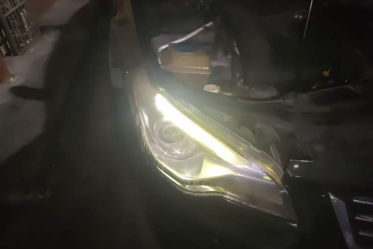 Used Bestune B50 2013 1.6L automatic luxury version Right Front Headlight