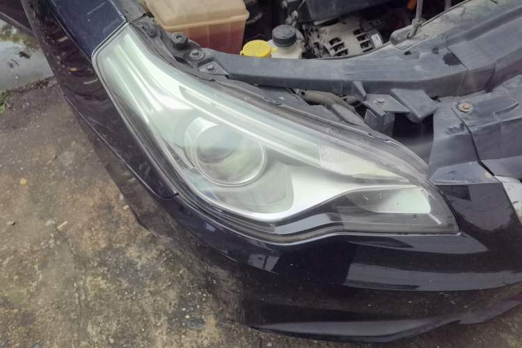 Used Bestune B50 2013 1.6L manual Comfort trim level Right Front Headlight
