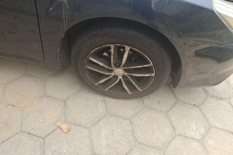 Used Bestune B50 2013 1.6L manual Comfort trim level Right Front Wheel Hub