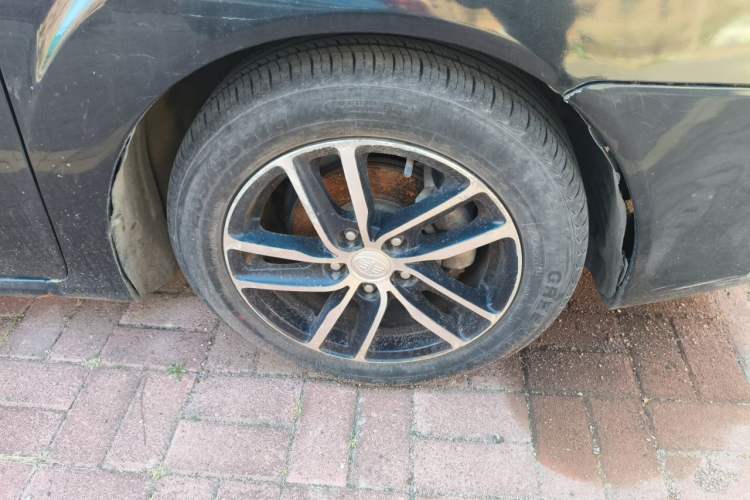 Used Bestune B50 2013 1.6L manual Comfort trim level Right Front Wheel Hub