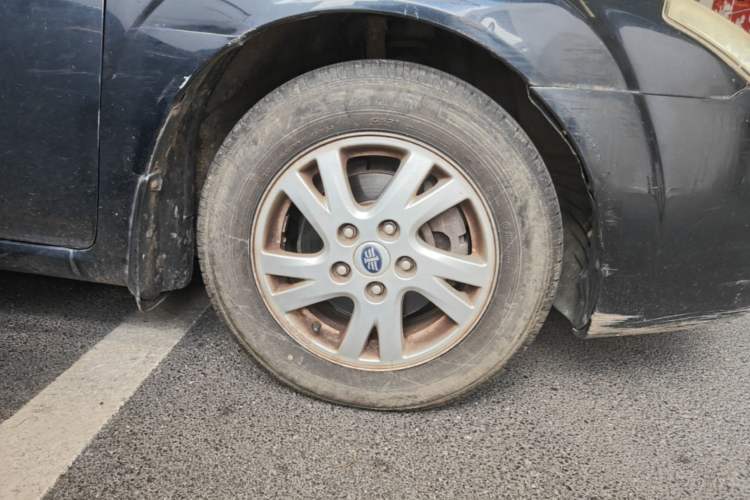 Used Bestune B50 2013 1.6L manual Partner Edition Right Front Wheel Hub