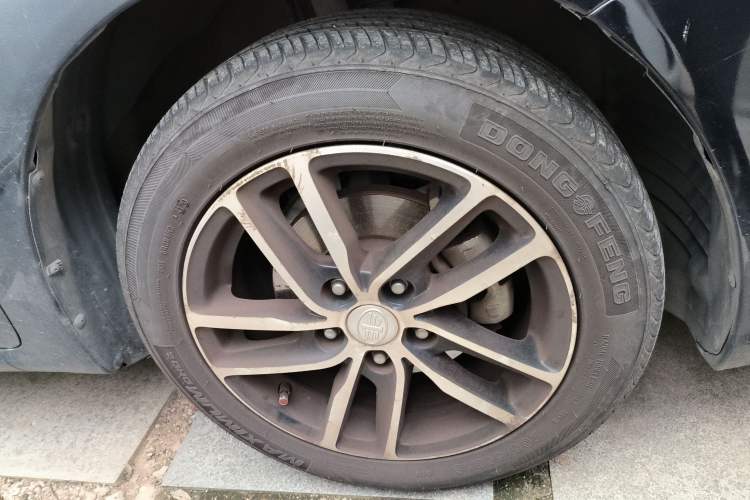 Used Bestune B50 2013 1.6L automatic luxury version Right Front Wheel Hub