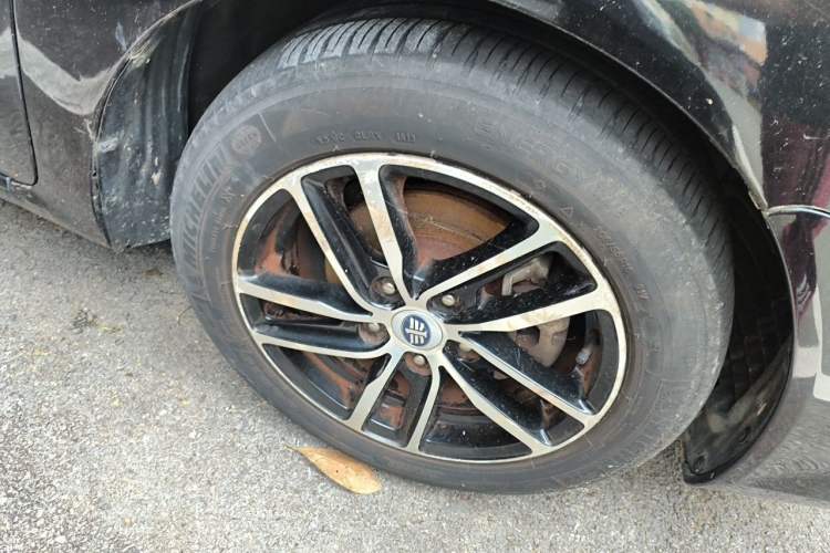 Used Bestune B50 2013 1.6L automatic luxury version Right Front Wheel Hub