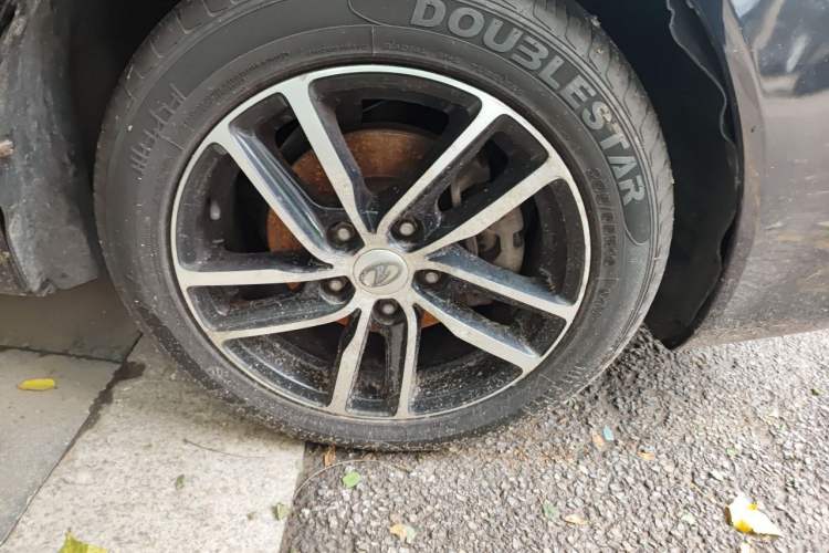 Used Bestune B50 2013 1.6L manual Comfort trim level Right Front Wheel Hub