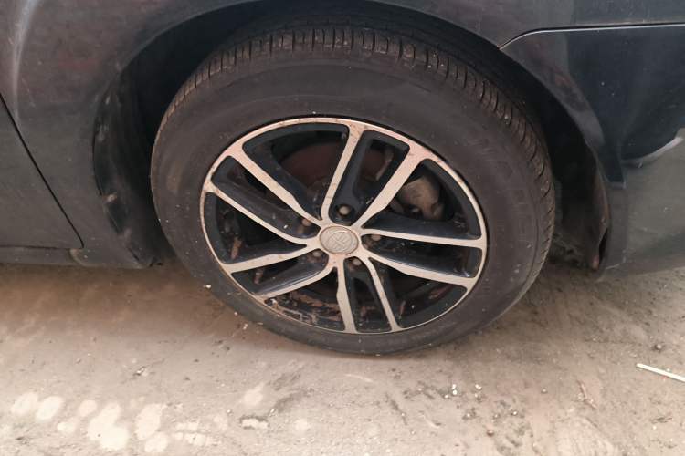 Used Bestune B50 2013 1.6L manual luxury version Right Front Wheel Hub