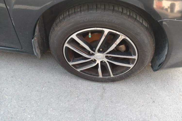 Used Bestune B50 2013 1.6L manual Comfort trim level Right Front Wheel Hub