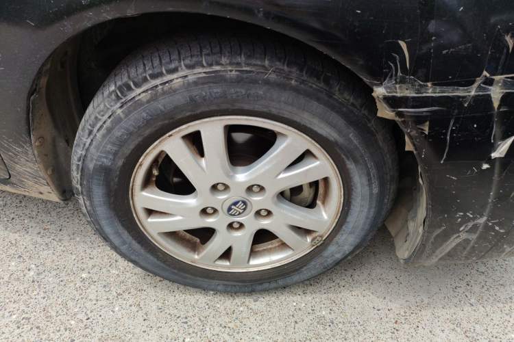 Used Bestune B50 2013 1.6L manual Comfort trim level Right Front Wheel Hub
