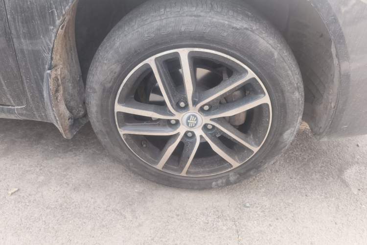 Used Bestune B50 2013 1.6L Manual Prestige Edition Right Front Wheel Hub