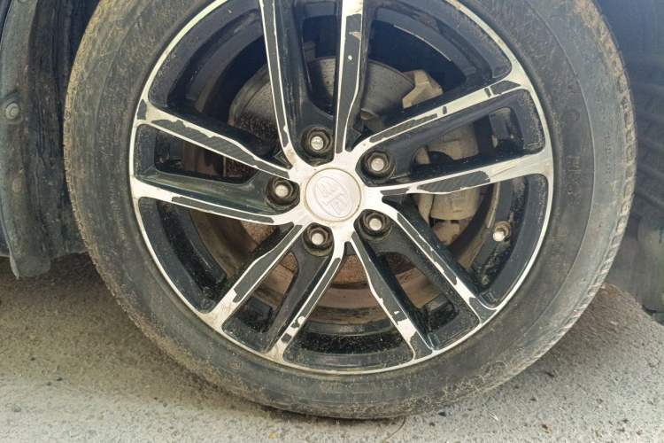 Used Bestune B50 2013 1.6L automatic luxury version Right Front Wheel Hub