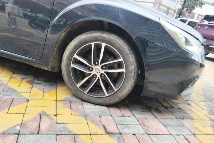 Used Bestune B50 2013 1.6L manual Comfort trim level Right Front Wheel Hub