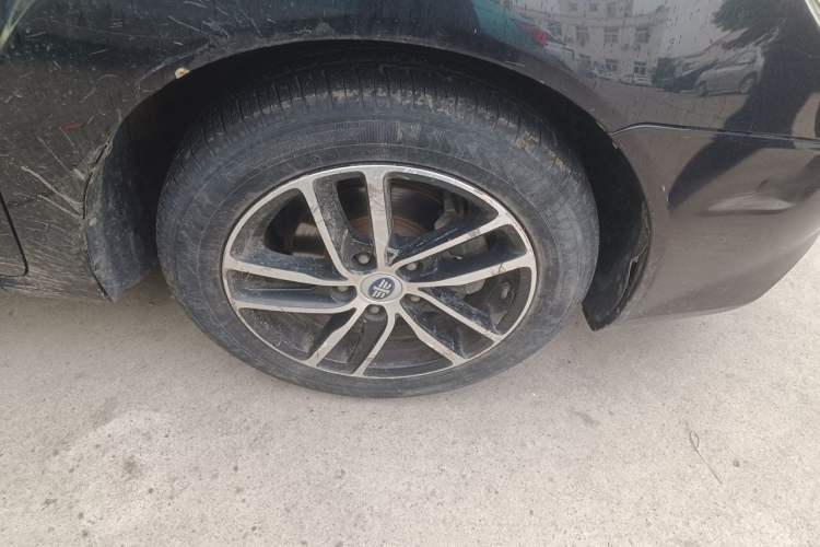 Used Bestune B50 2013 1.6L Manual Prestige Edition Right Front Wheel Hub