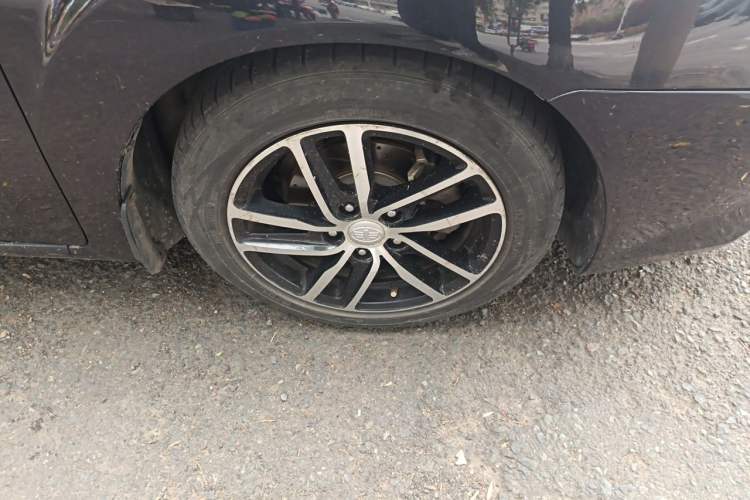 Used Bestune B50 2013 1.6L automatic luxury version Right Front Wheel Hub