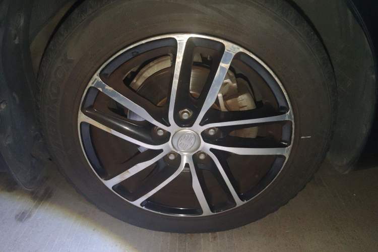 Used Bestune B50 2013 1.6L automatic luxury version Right Front Wheel Hub