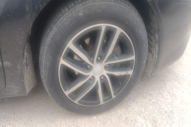 Used Bestune B50 2013 1.6L manual luxury version Right Front Wheel Hub