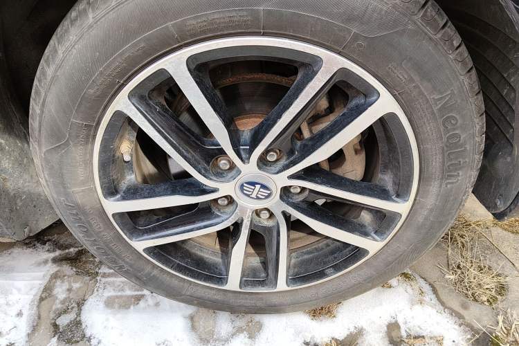 Used Bestune B50 2013 1.6L manual luxury version Right Front Wheel Hub
