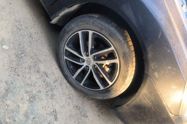 Used Bestune B50 2013 1.6L manual luxury version Right Front Wheel Hub