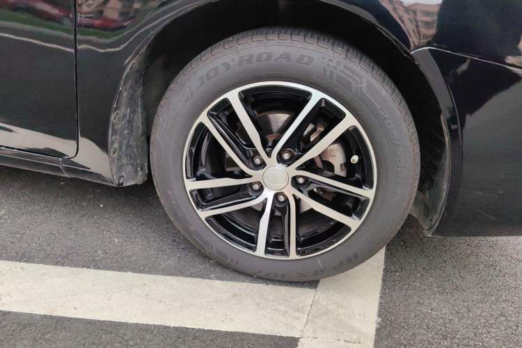 Used Bestune B50 2013 1.6L manual luxury version Right Front Wheel Hub