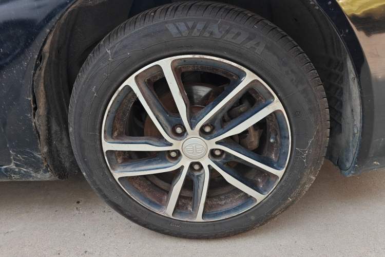 Used Bestune B50 2013 1.6L manual luxury version Right Front Wheel Hub
