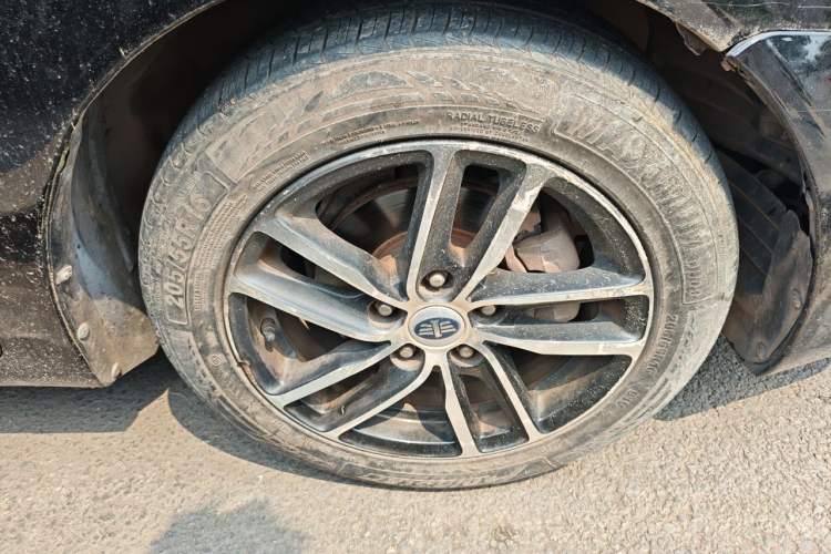 Used Bestune B50 2013 1.6L Manual Prestige Edition Right Front Wheel Hub