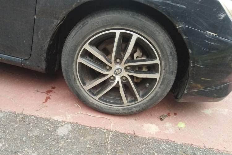Used Bestune B50 2013 1.6L manual luxury version Right Front Wheel Hub