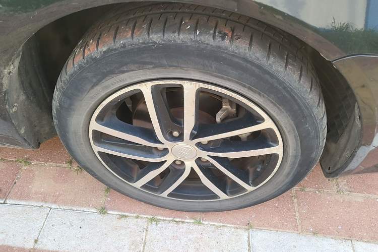 Used Bestune B50 2013 1.6L manual luxury version Right Front Wheel Hub