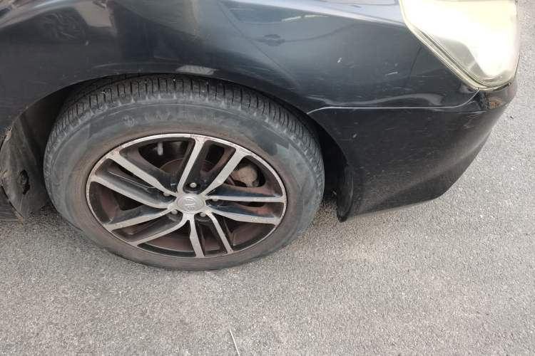 Used Bestune B50 2013 1.6L manual Comfort trim level Right Front Wheel Hub