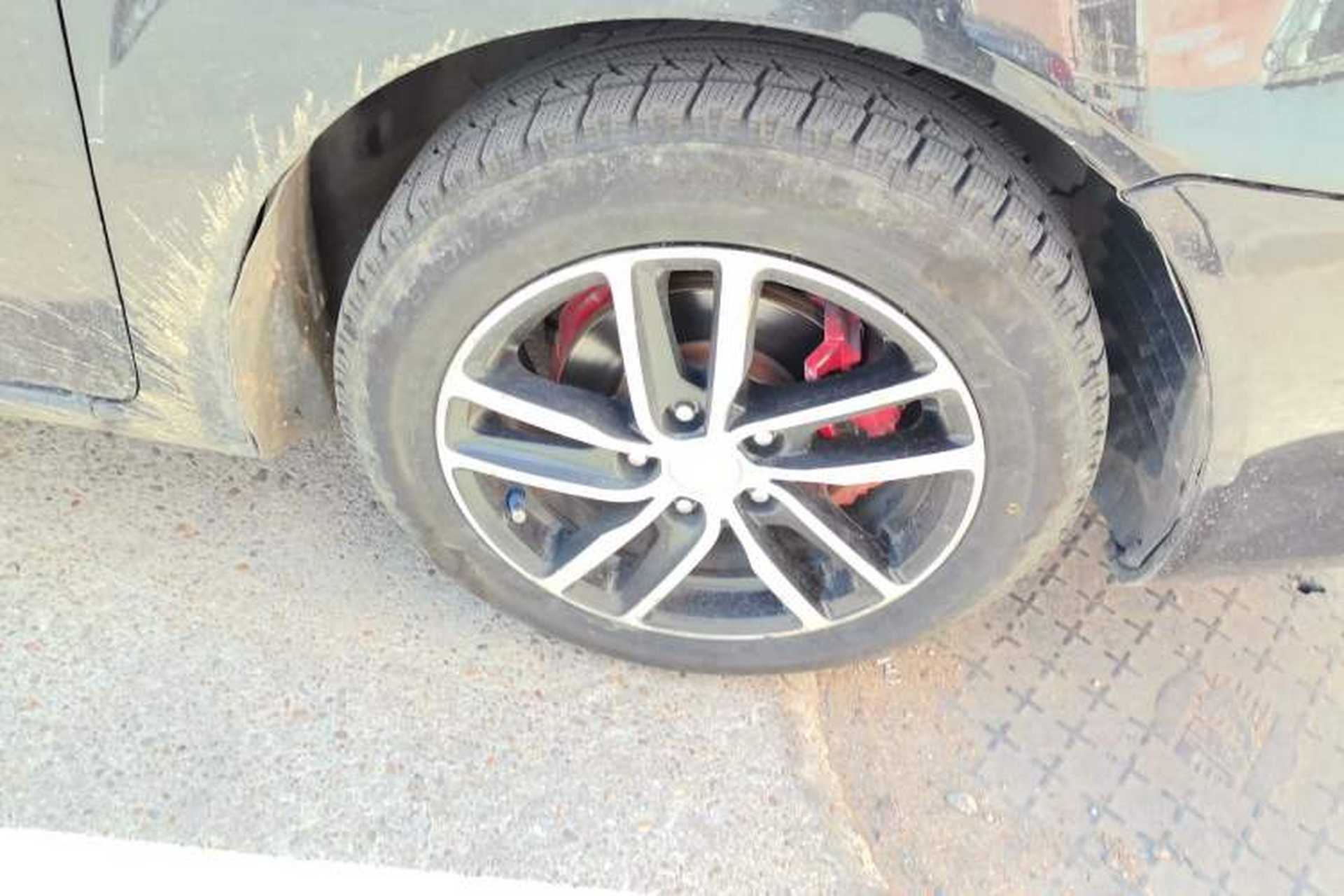 Used Bestune B50 2013 1.6L automatic luxury version Right Front Wheel Hub