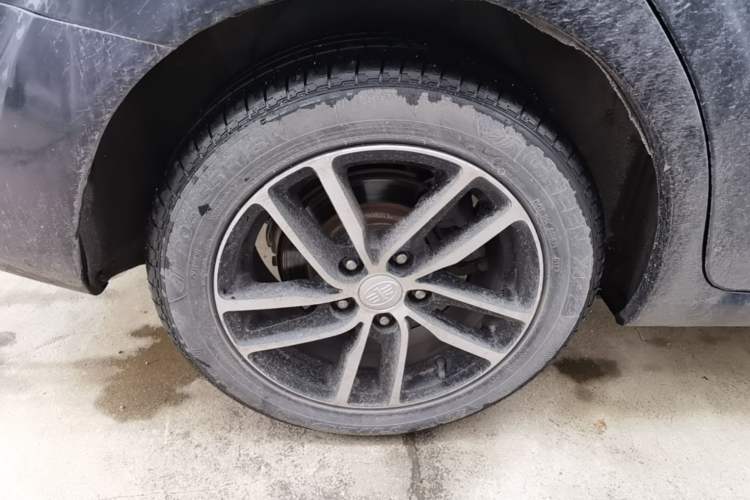 Used Bestune B50 2013 1.6L manual Comfort trim level Right Rear Wheel Hub