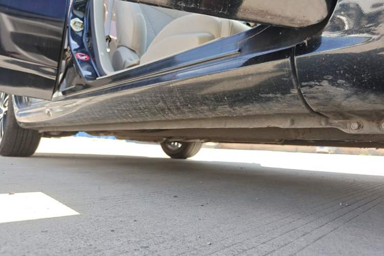Used Bestune B50 2013 1.6L manual luxury version Right Side Sill