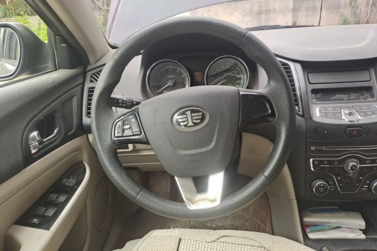 Used Bestune B50 2013 1.6L manual Comfort trim level Steering Wheel