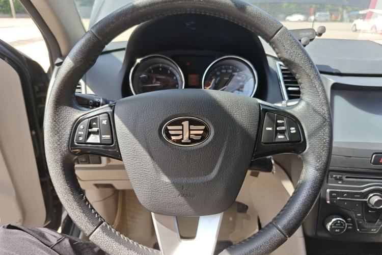 Used Bestune B50 2013 1.6L manual luxury version Steering Wheel